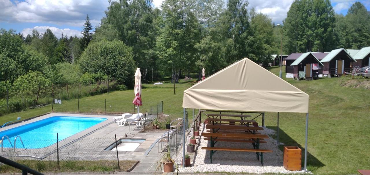 Retro Kemp Pod Boubinem Horní Vltavice Eksteriør billede