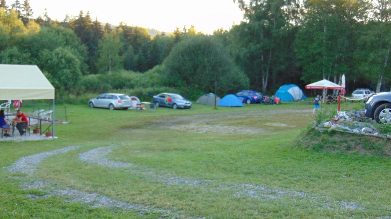 Retro Kemp Pod Boubinem Hotel Horní Vltavice Eksteriør billede