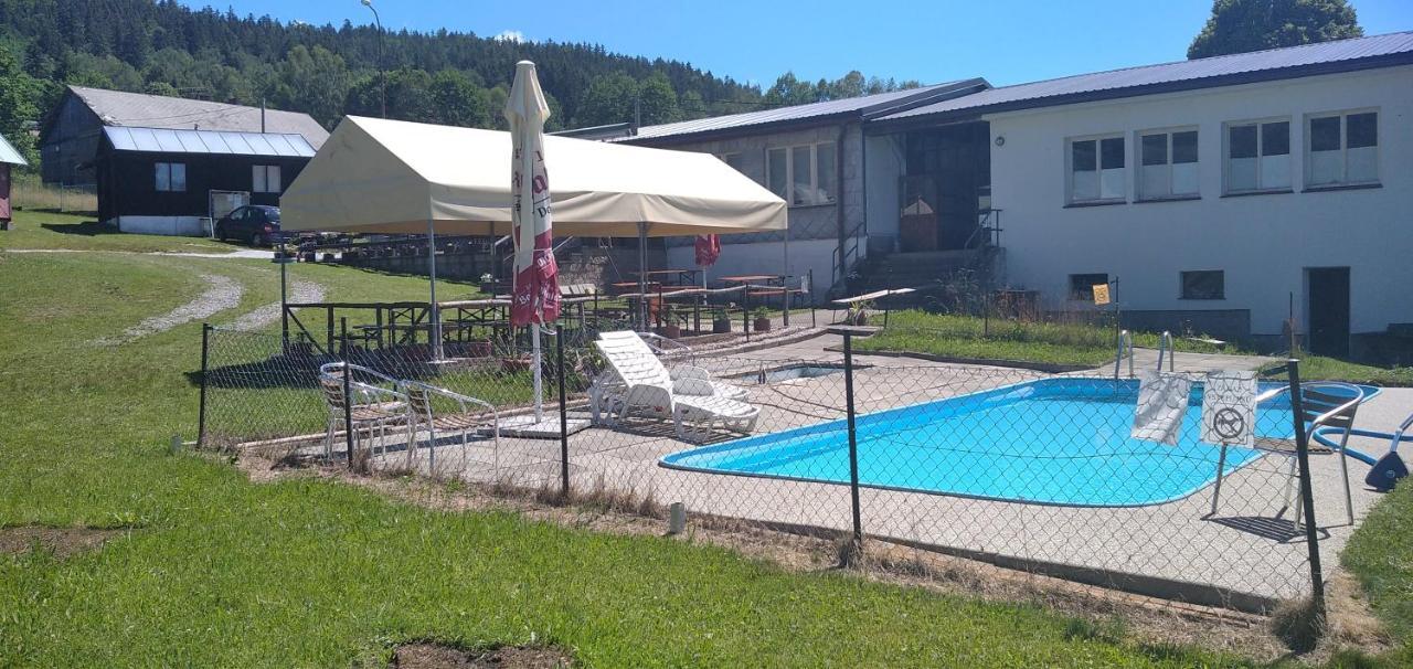 Retro Kemp Pod Boubinem Horní Vltavice Eksteriør billede
